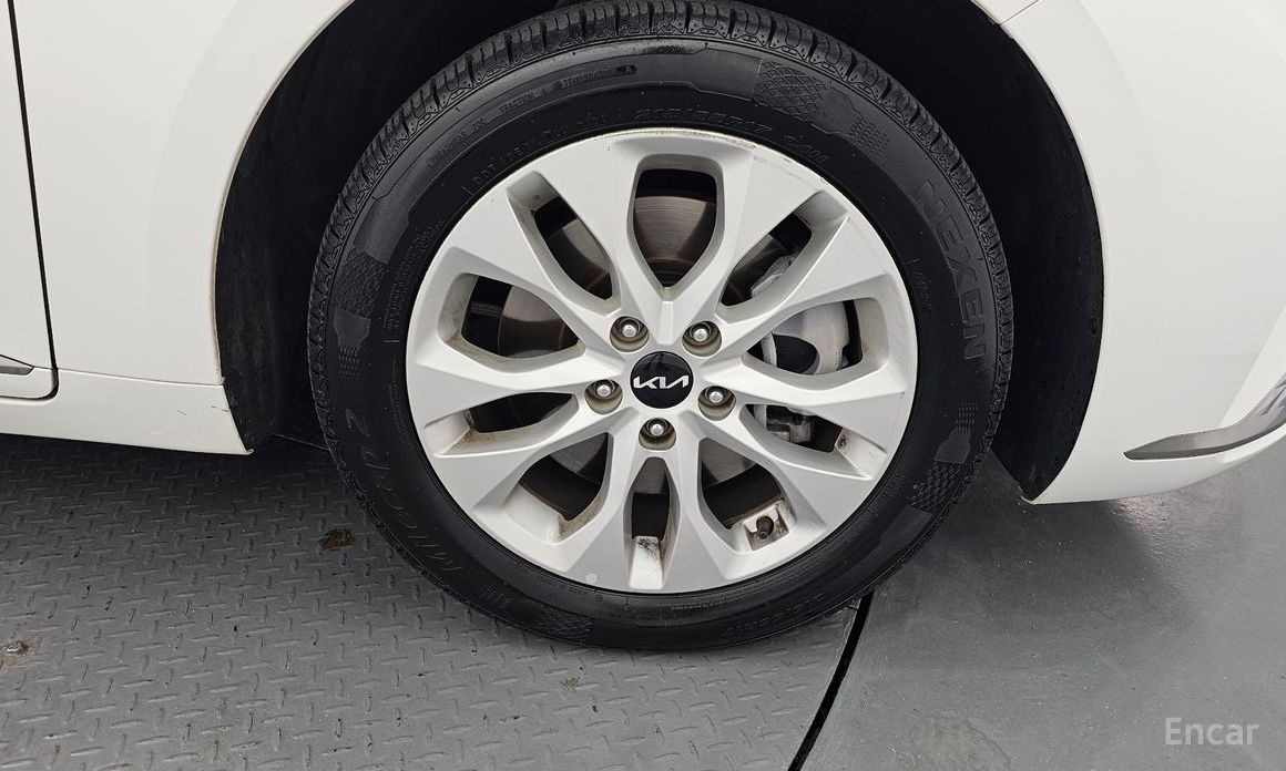  Kia K8