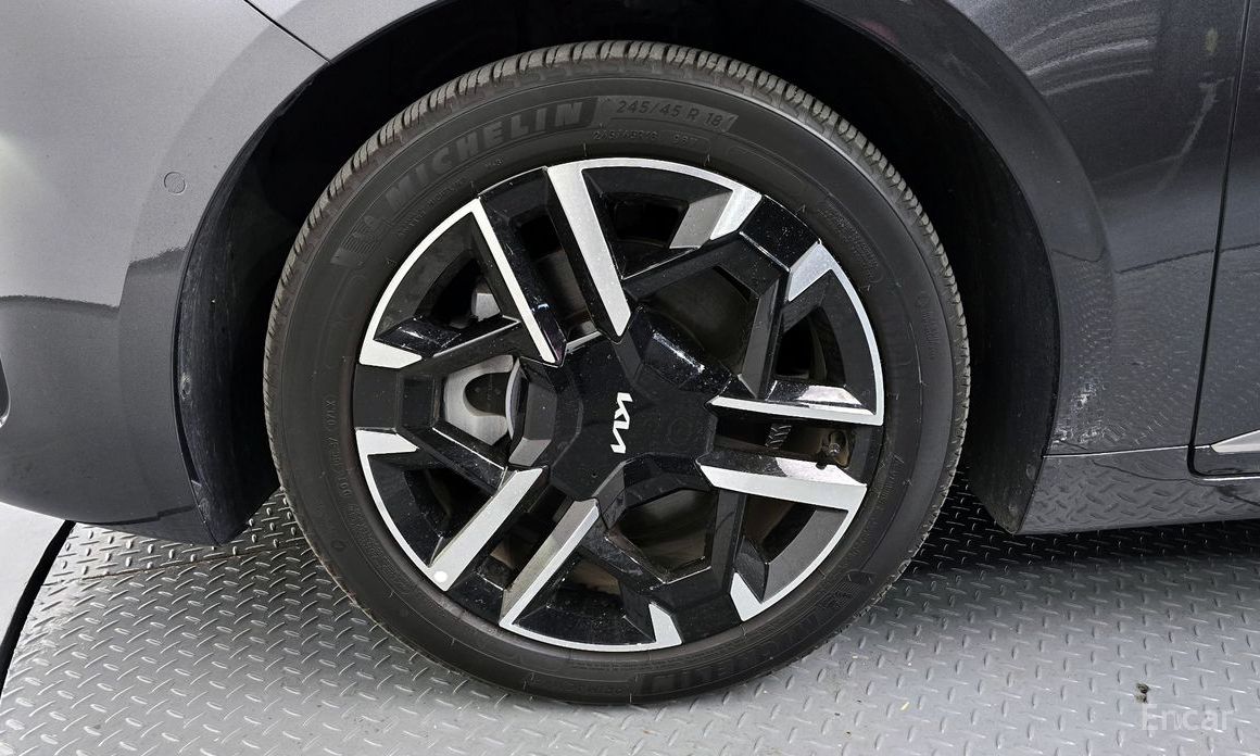  Kia K8