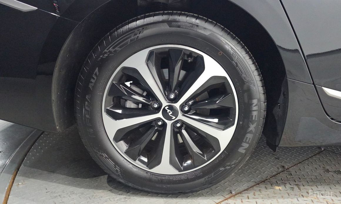  Kia K8