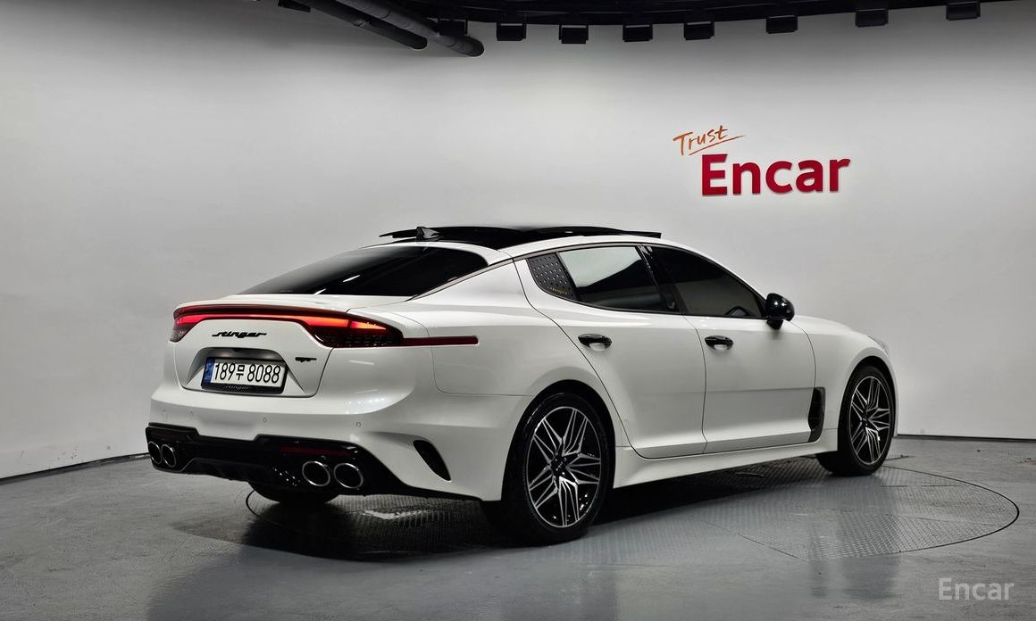  Kia Stinger