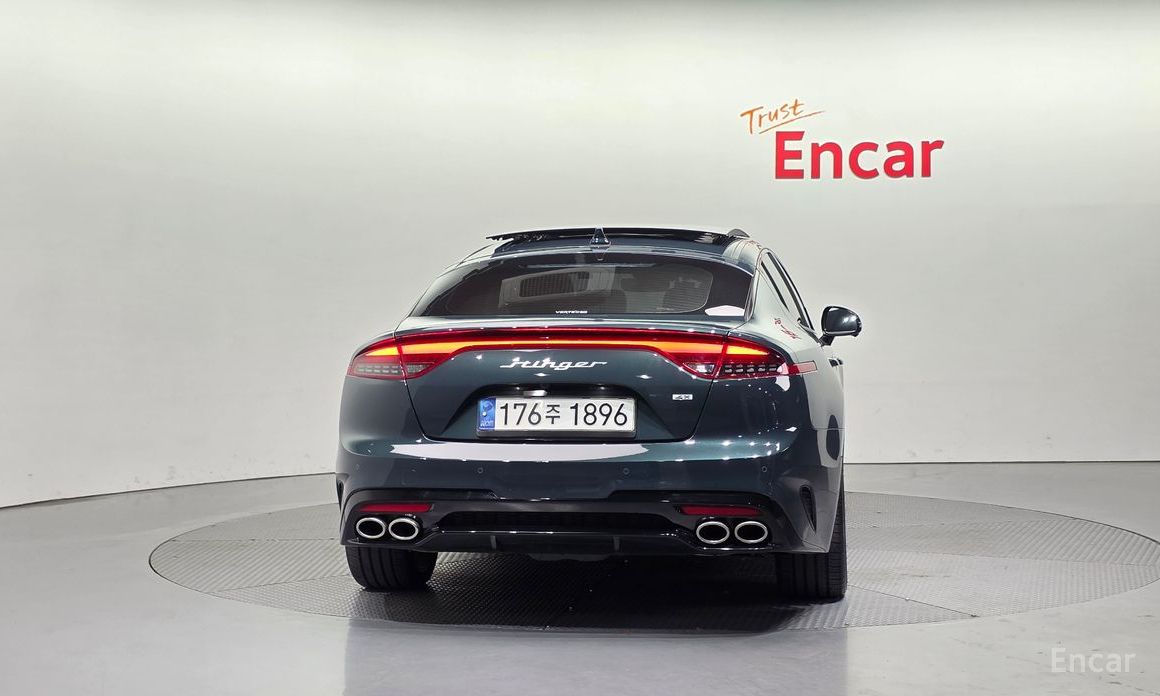  Kia Stinger
