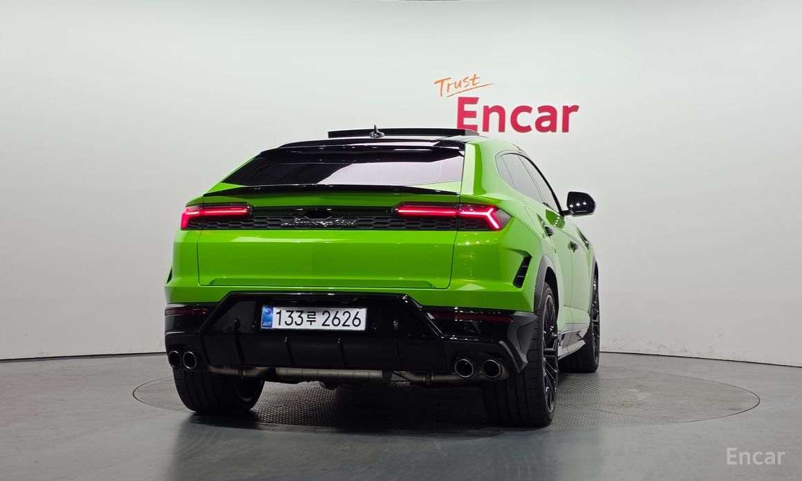  Lamborghini Urus