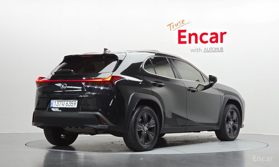  Lexus UX