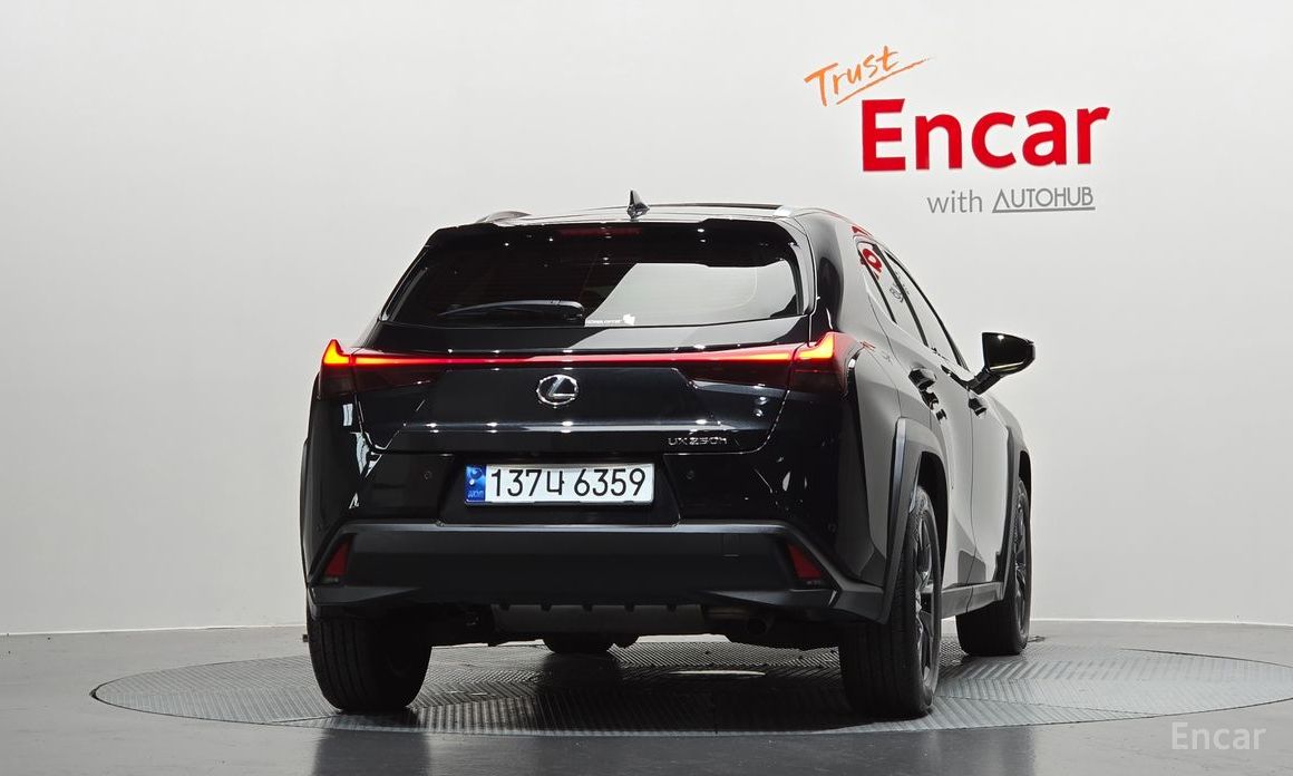  Lexus UX