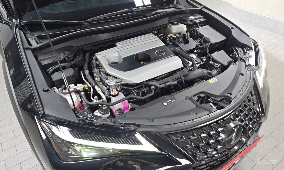  Lexus UX