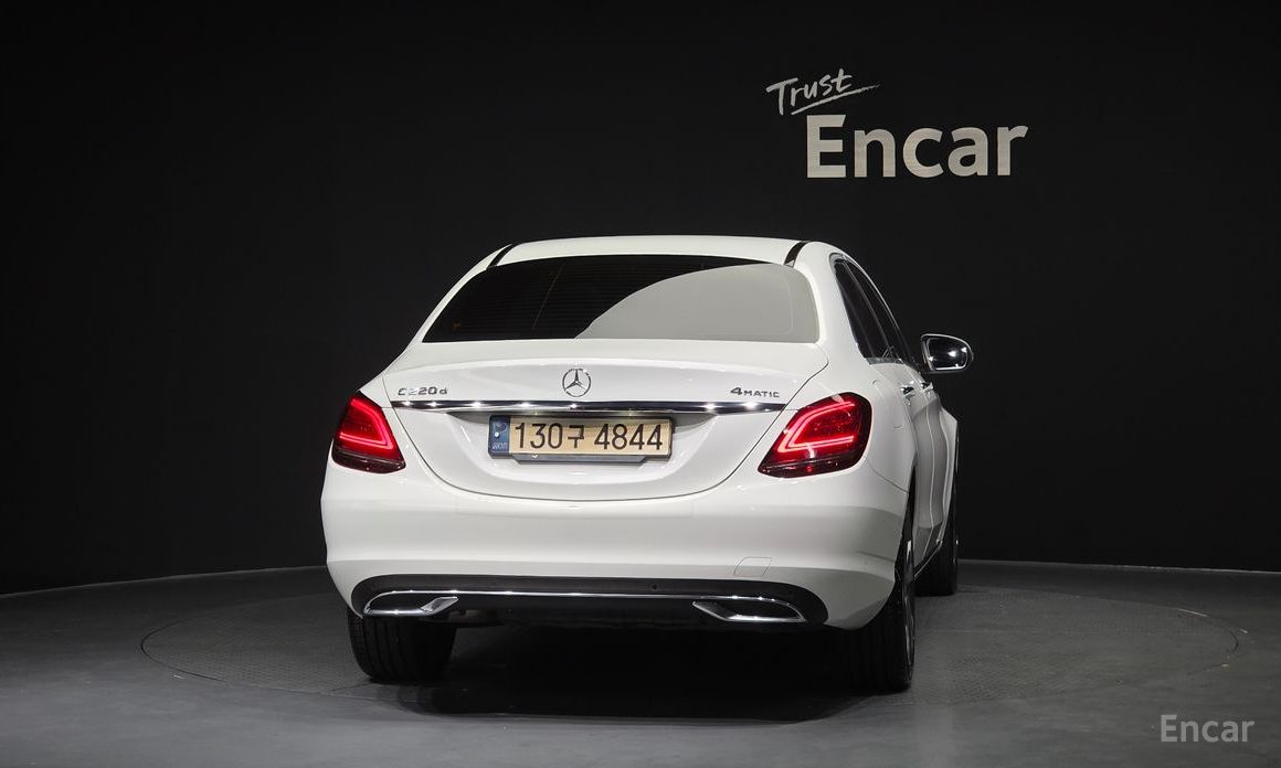  Mercedes-Benz C-Class