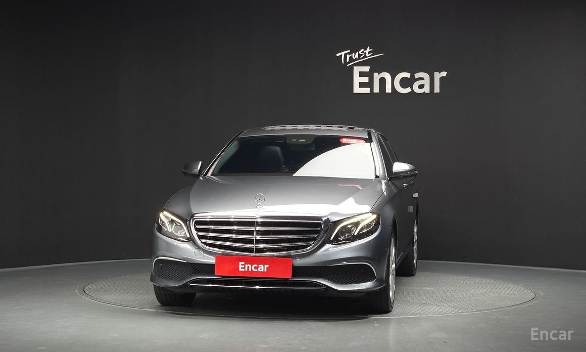  Mercedes-Benz E-Class