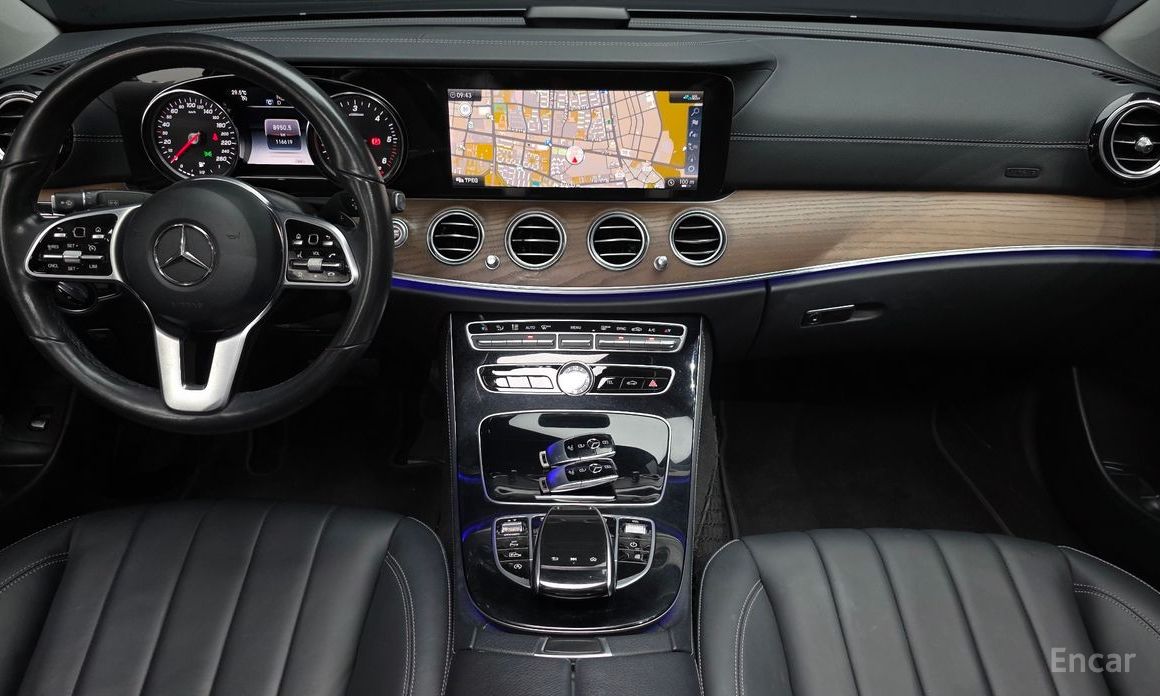  Mercedes-Benz E-Class