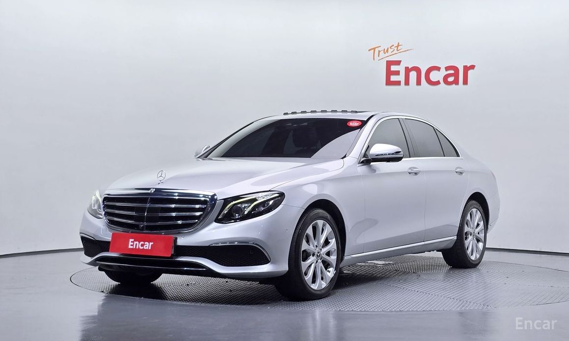  Mercedes-Benz E-Class