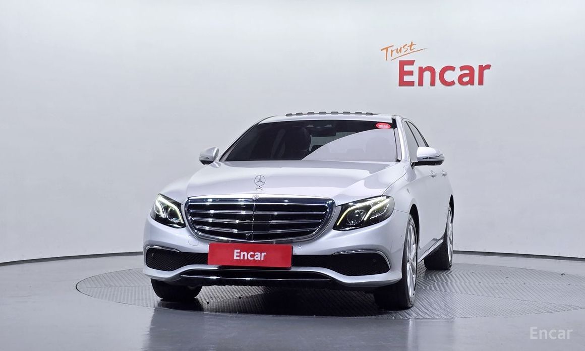  Mercedes-Benz E-Class
