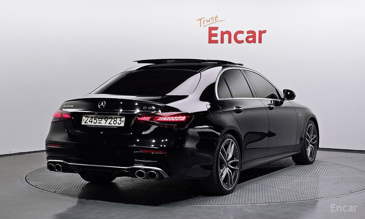  Mercedes-Benz E-Class