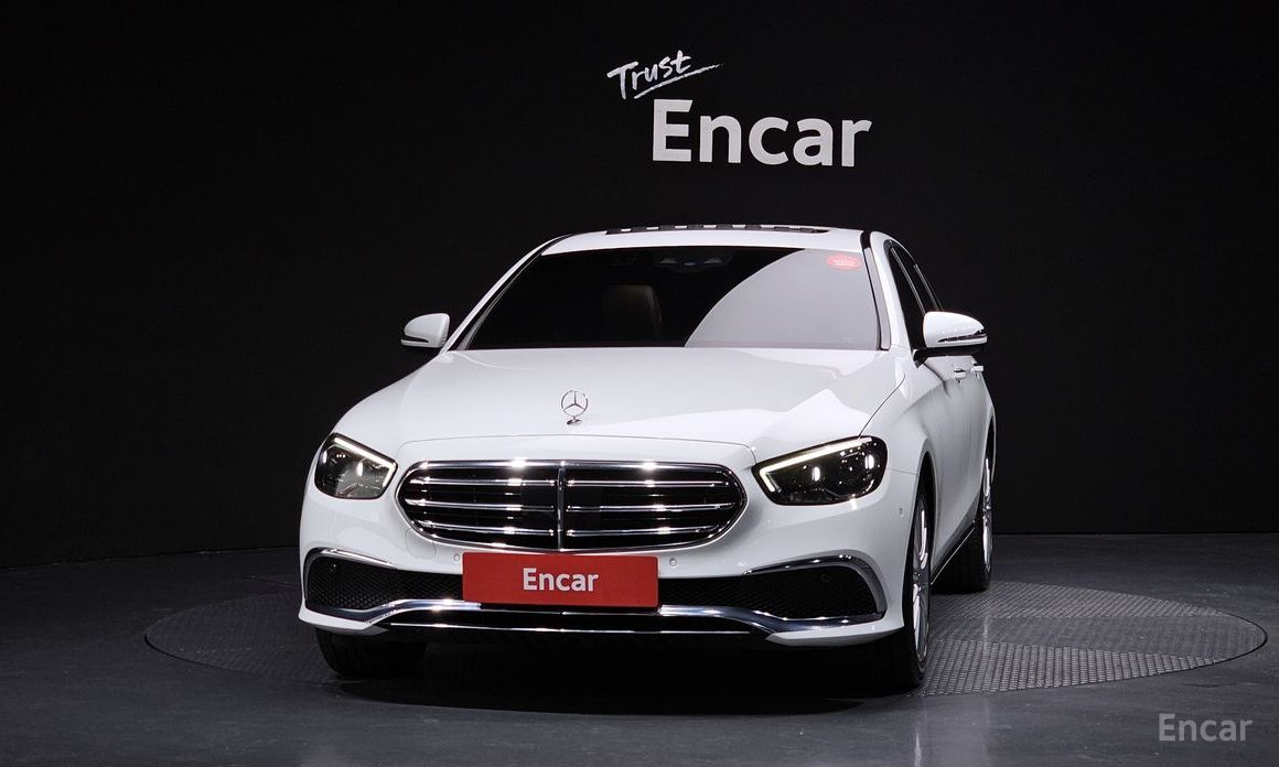  Mercedes-Benz E-Class