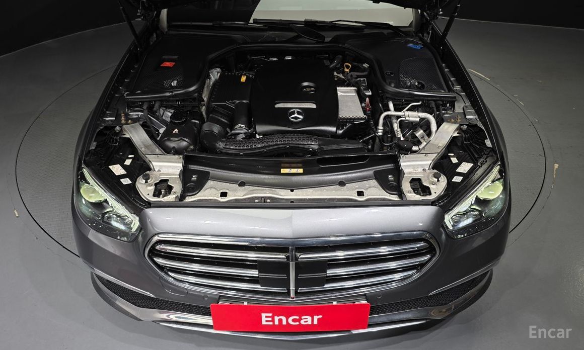  Mercedes-Benz E-Class