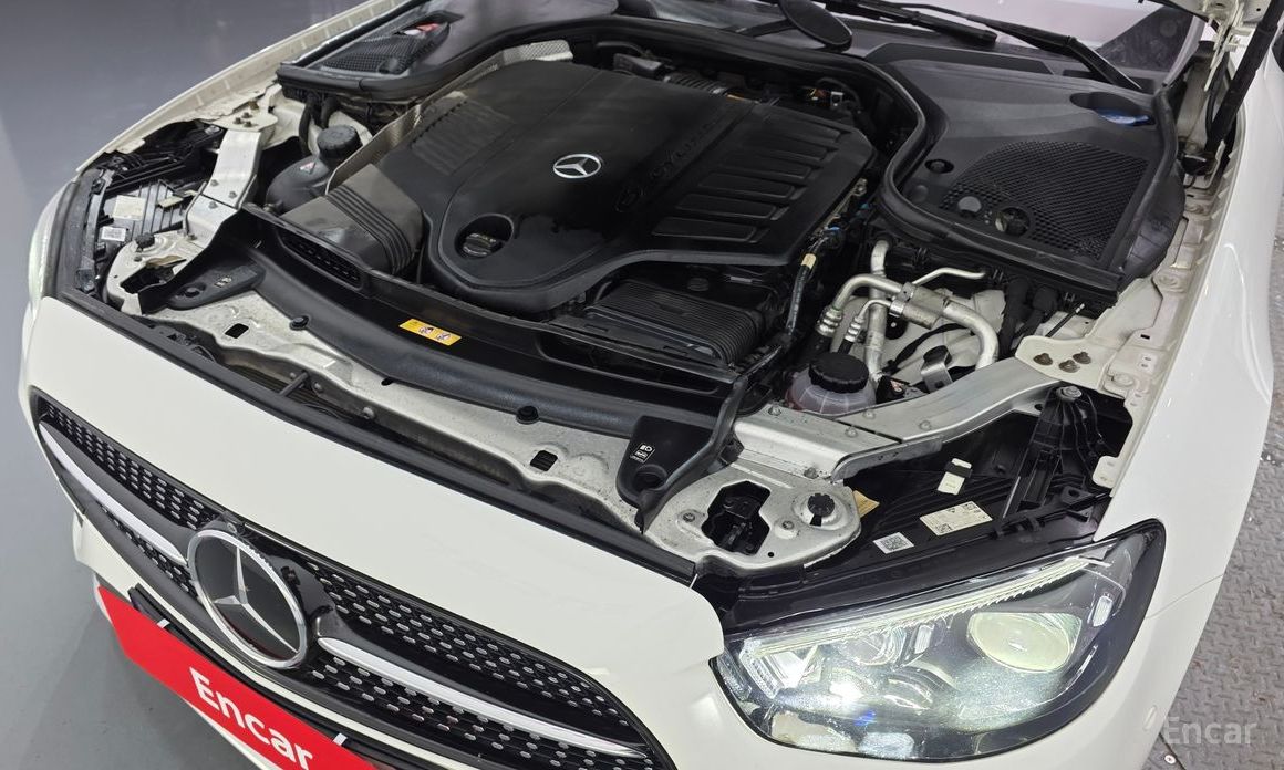 Mercedes-Benz E-Class