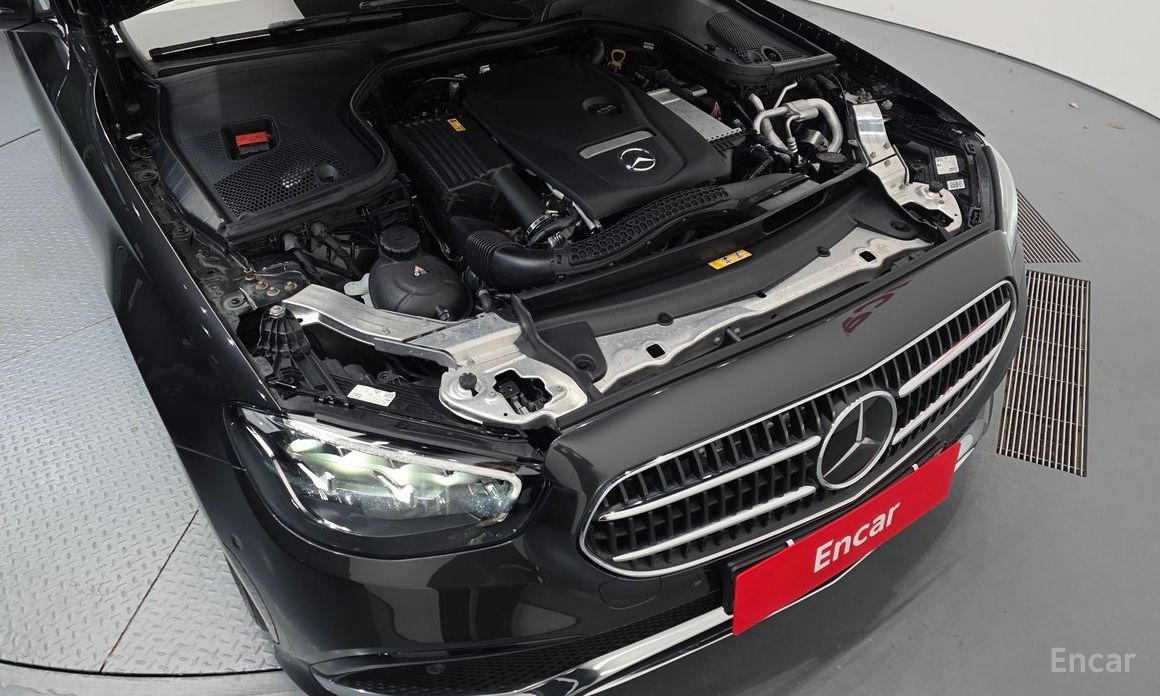  Mercedes-Benz E-Class