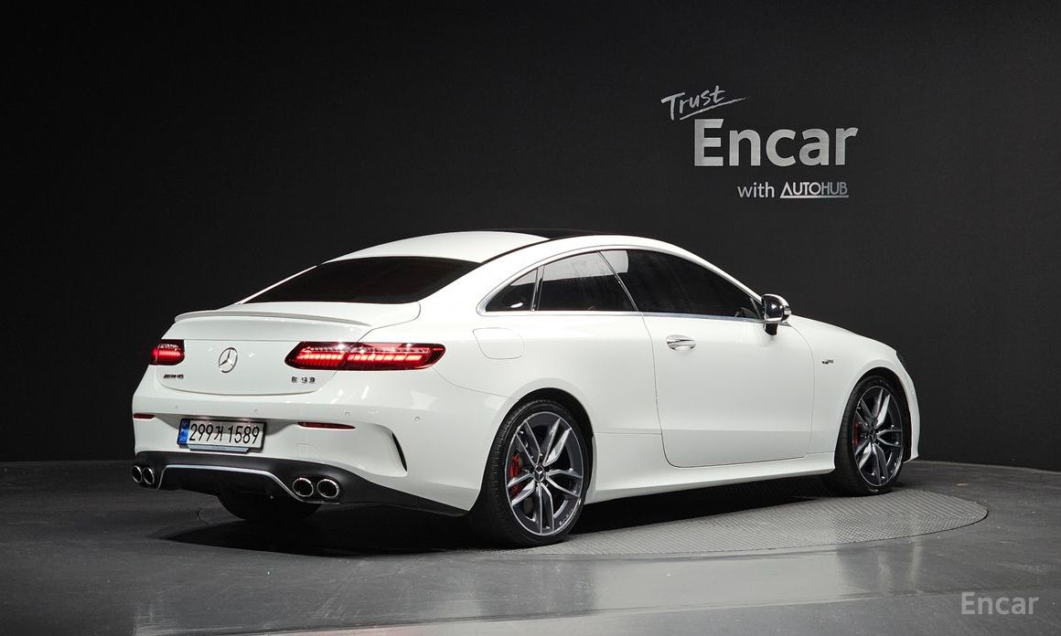  Mercedes-Benz E-Class