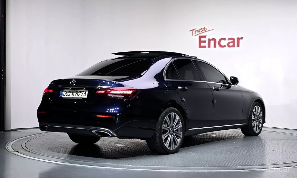  Mercedes-Benz E-Class