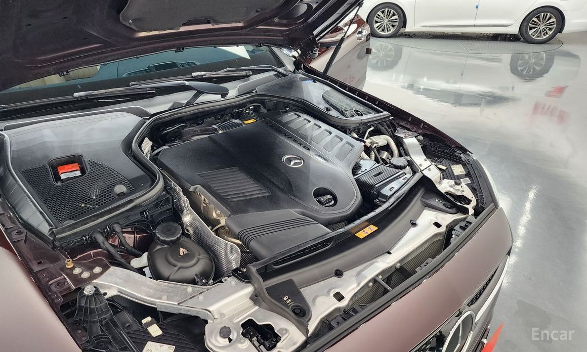  Mercedes-Benz E-Class