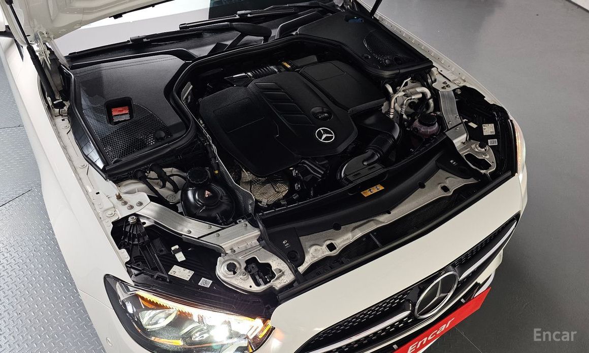  Mercedes-Benz E-Class