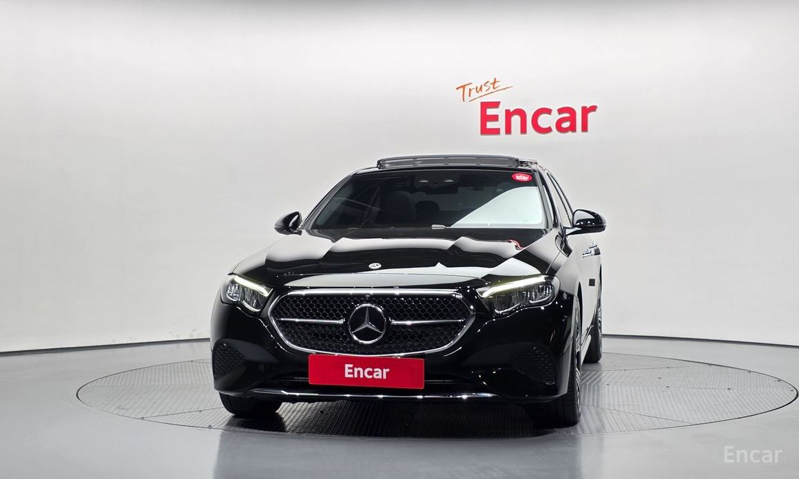  Mercedes-Benz E-Class