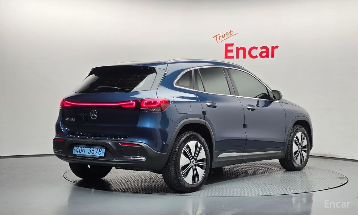  Mercedes-Benz EQA