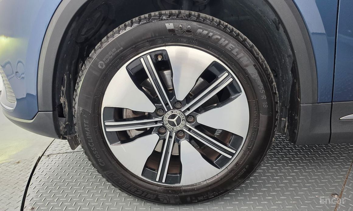  Mercedes-Benz EQA