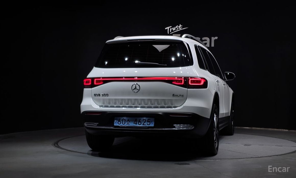  Mercedes-Benz EQB