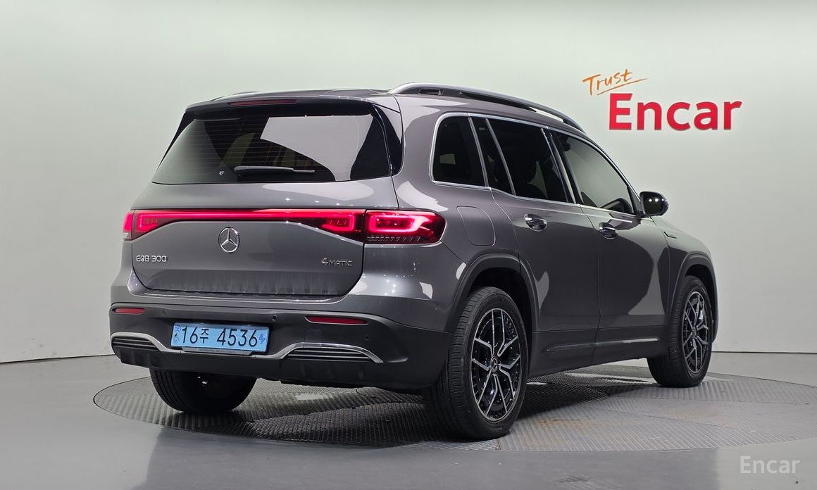  Mercedes-Benz EQB