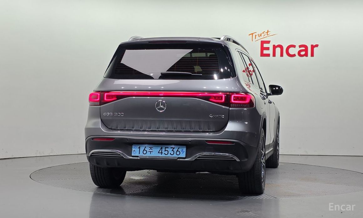  Mercedes-Benz EQB