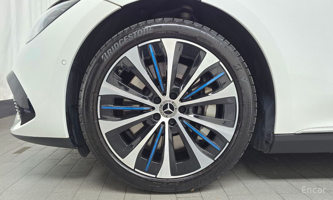  Mercedes-Benz EQE