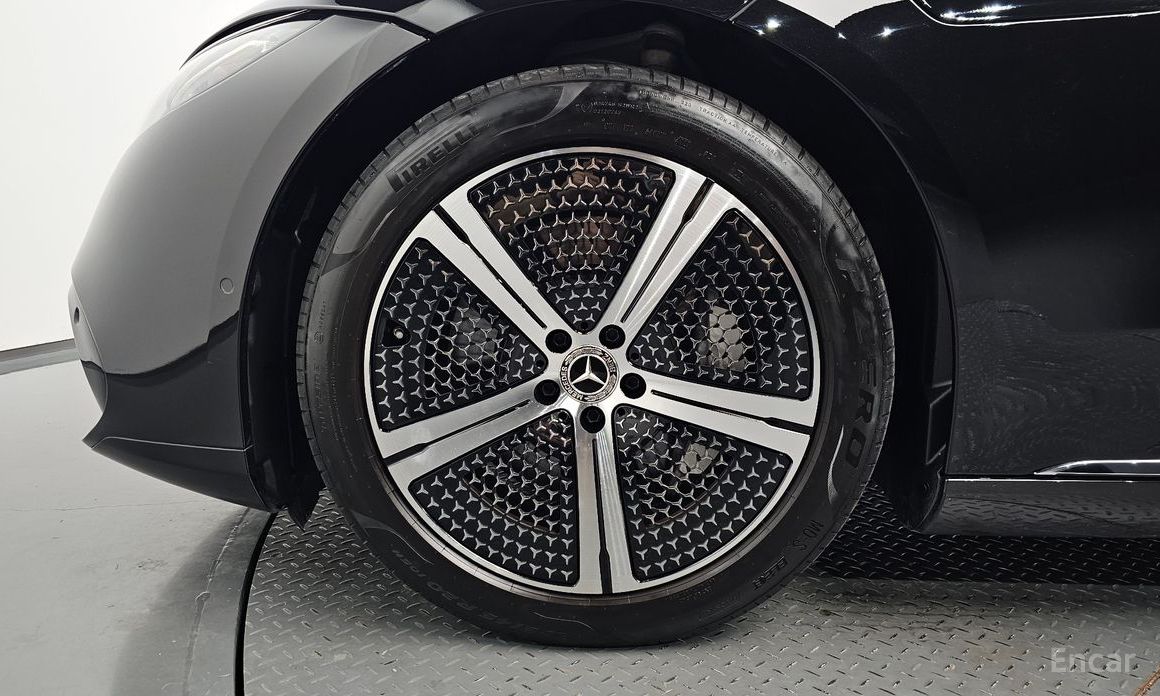  Mercedes-Benz EQS