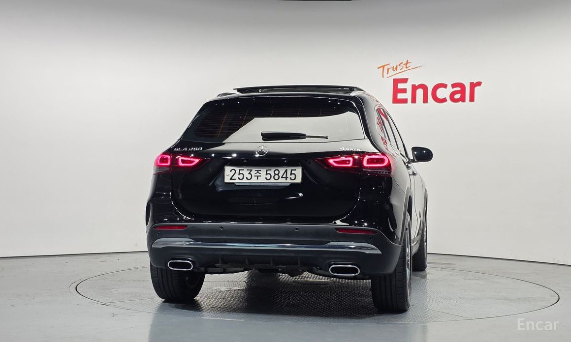  Mercedes-Benz GLA-Class
