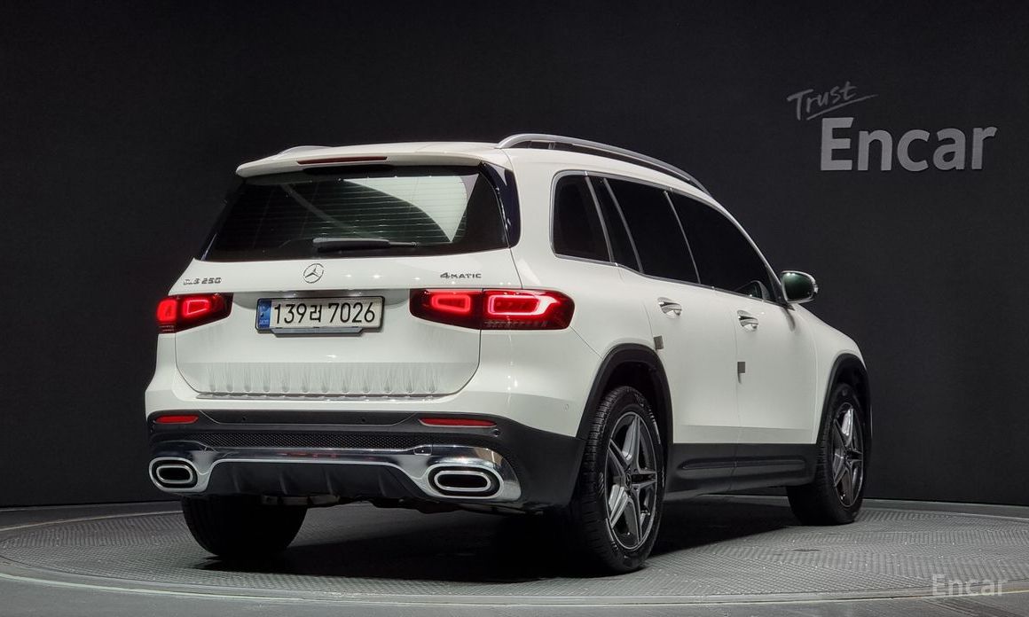  Mercedes-Benz GLB-Class