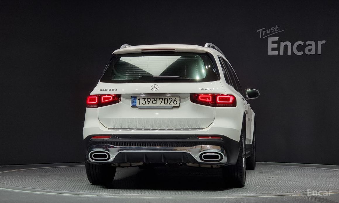  Mercedes-Benz GLB-Class