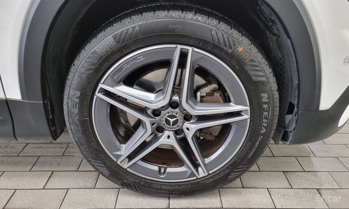  Mercedes-Benz GLB-Class