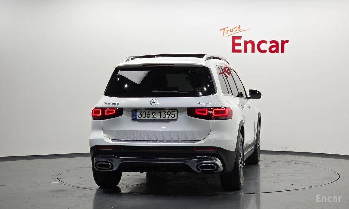  Mercedes-Benz GLB-Class