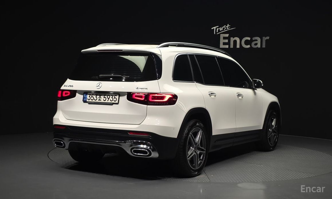  Mercedes-Benz GLB-Class