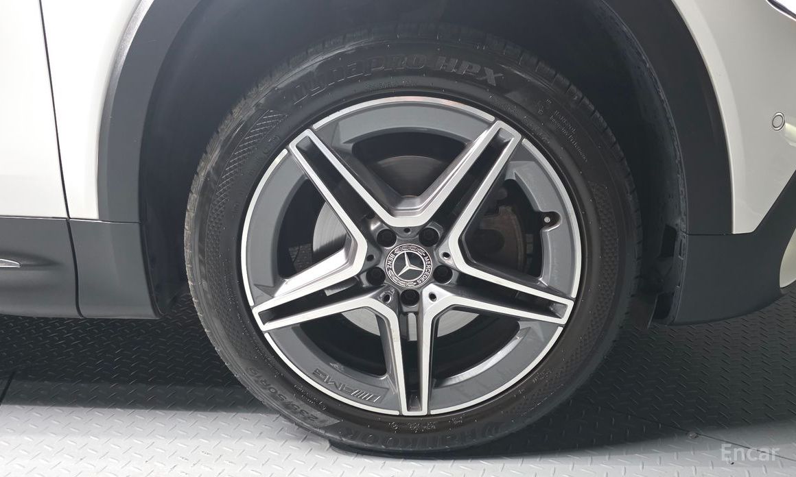  Mercedes-Benz GLB-Class
