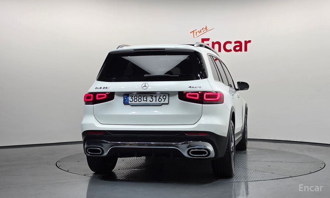  Mercedes-Benz GLB-Class