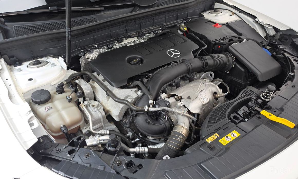  Mercedes-Benz GLB-Class