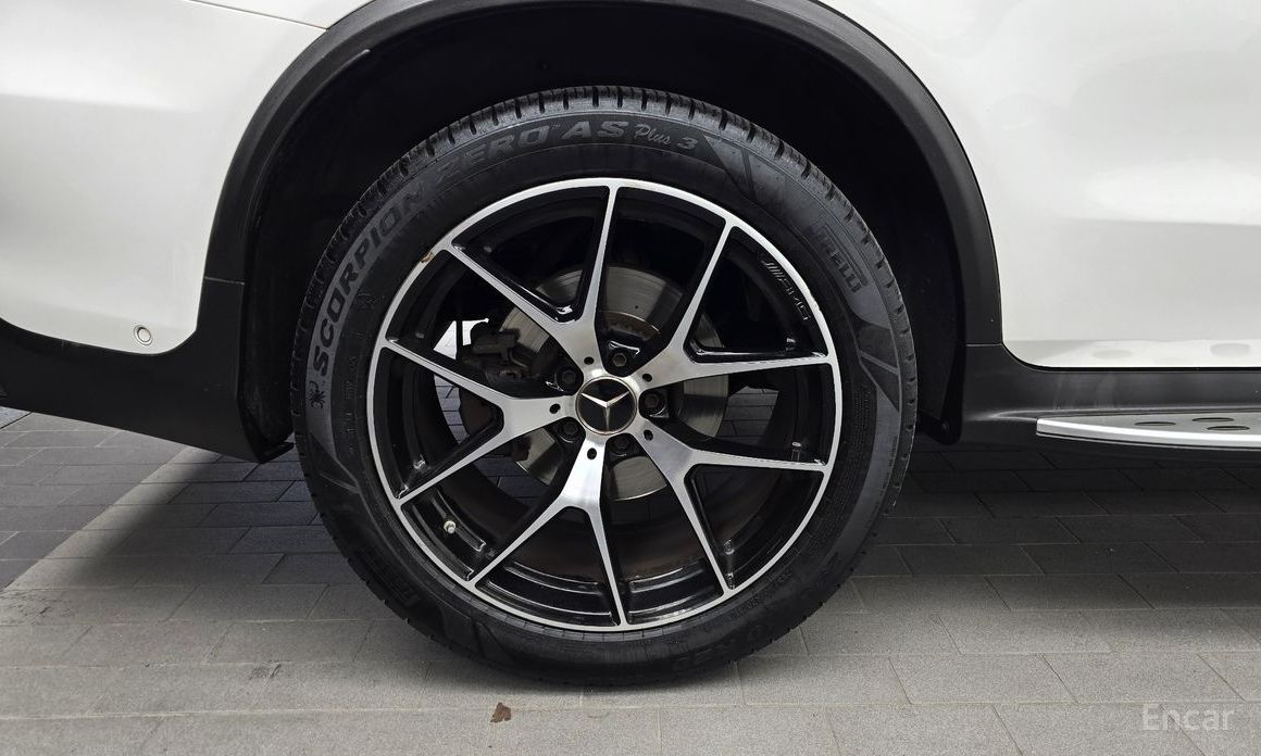  Mercedes-Benz GLC-Class