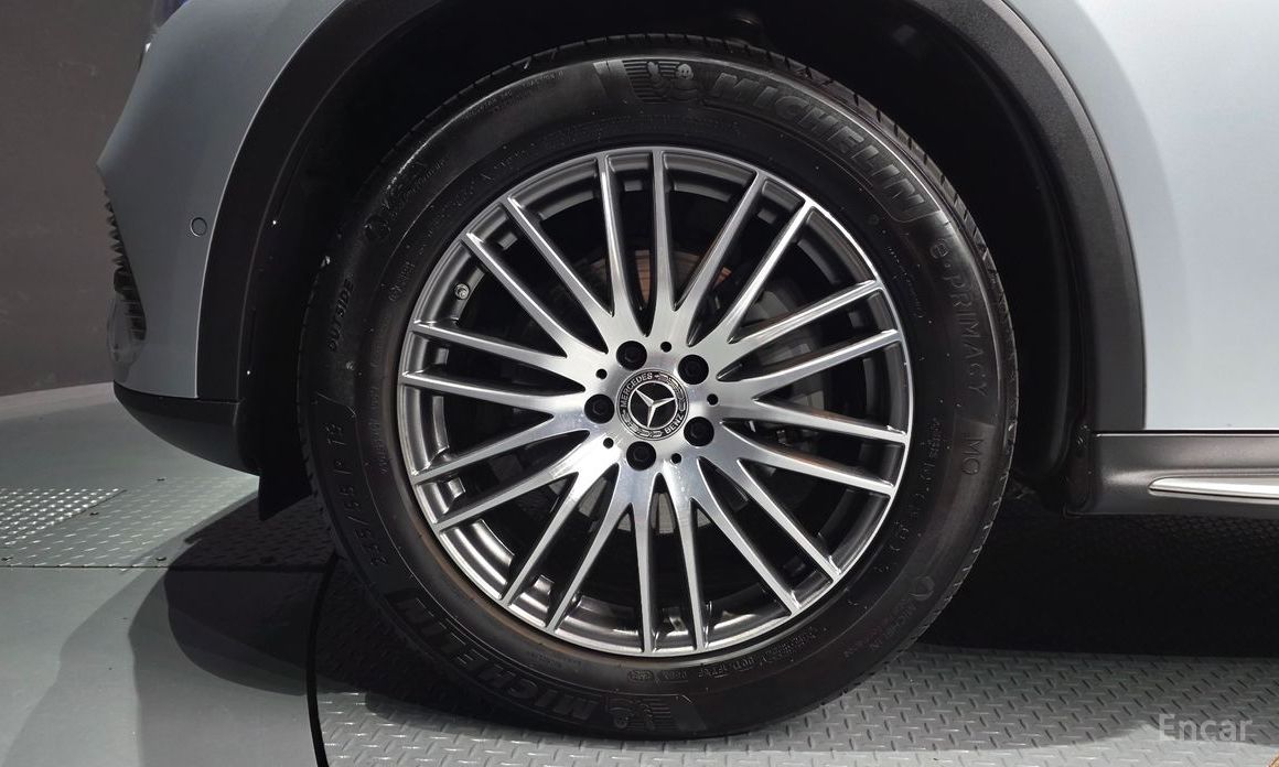  Mercedes-Benz GLC-Class