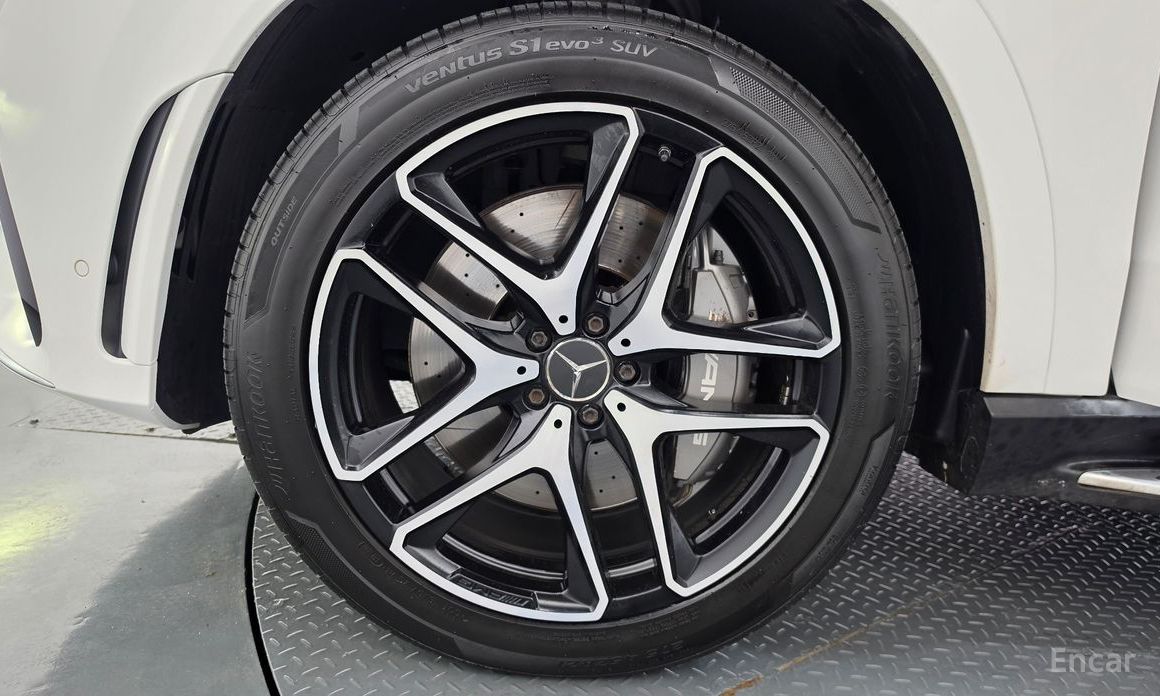  Mercedes-Benz GLE-Class