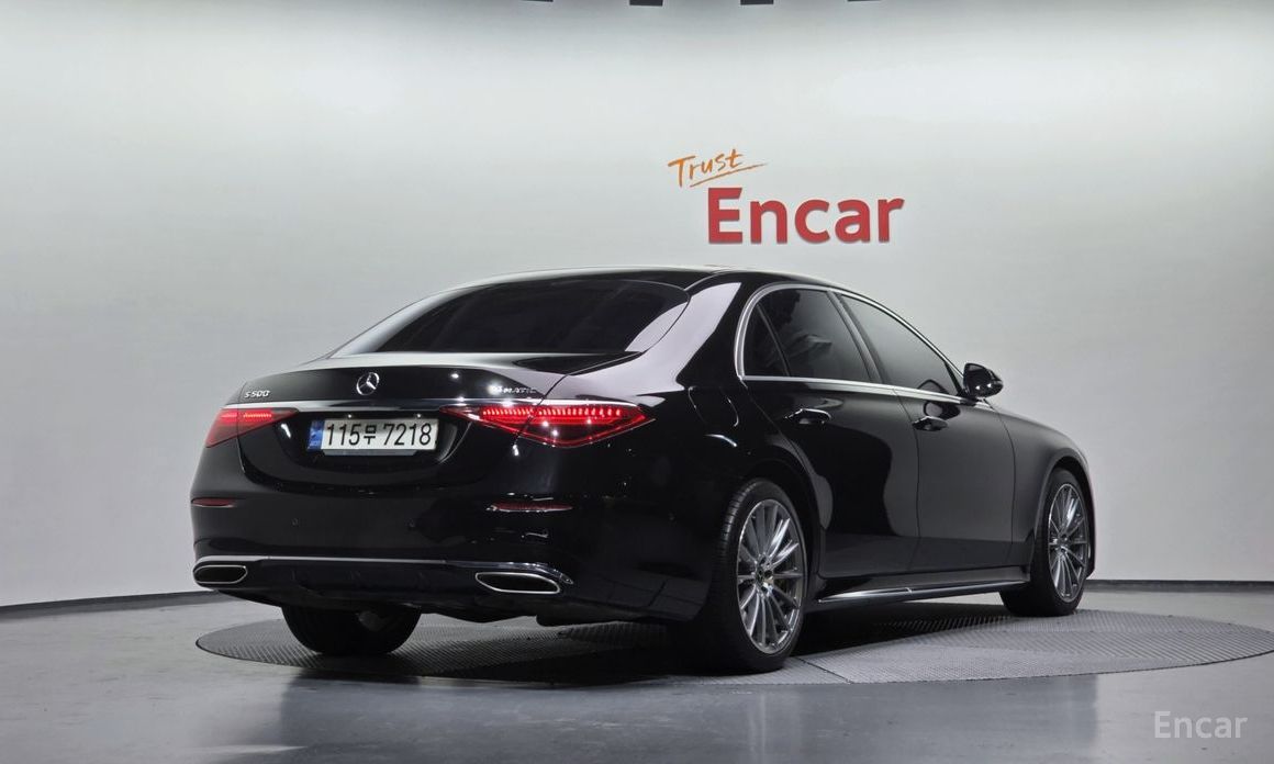  Mercedes-Benz S-Class