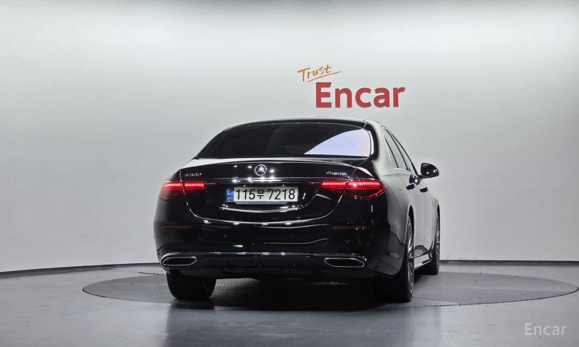  Mercedes-Benz S-Class