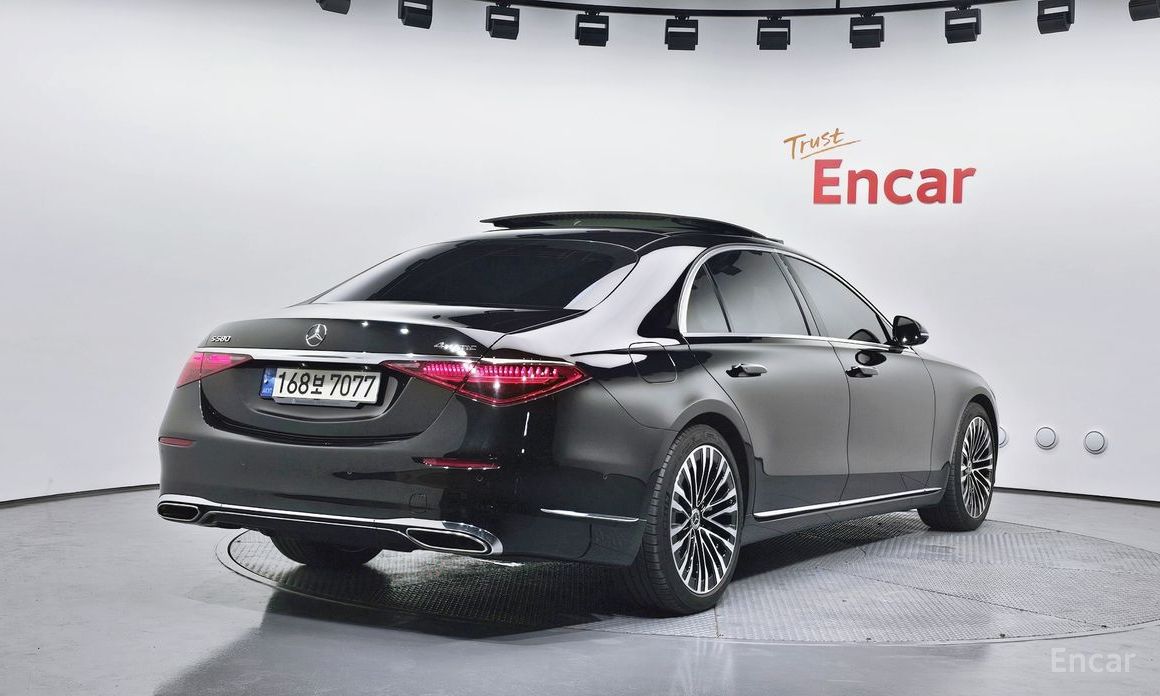  Mercedes-Benz S-Class