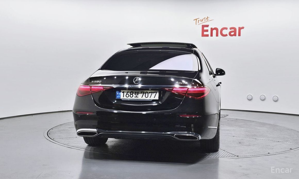  Mercedes-Benz S-Class
