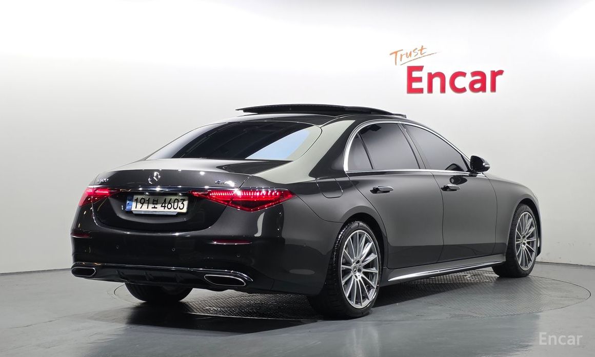  Mercedes-Benz S-Class