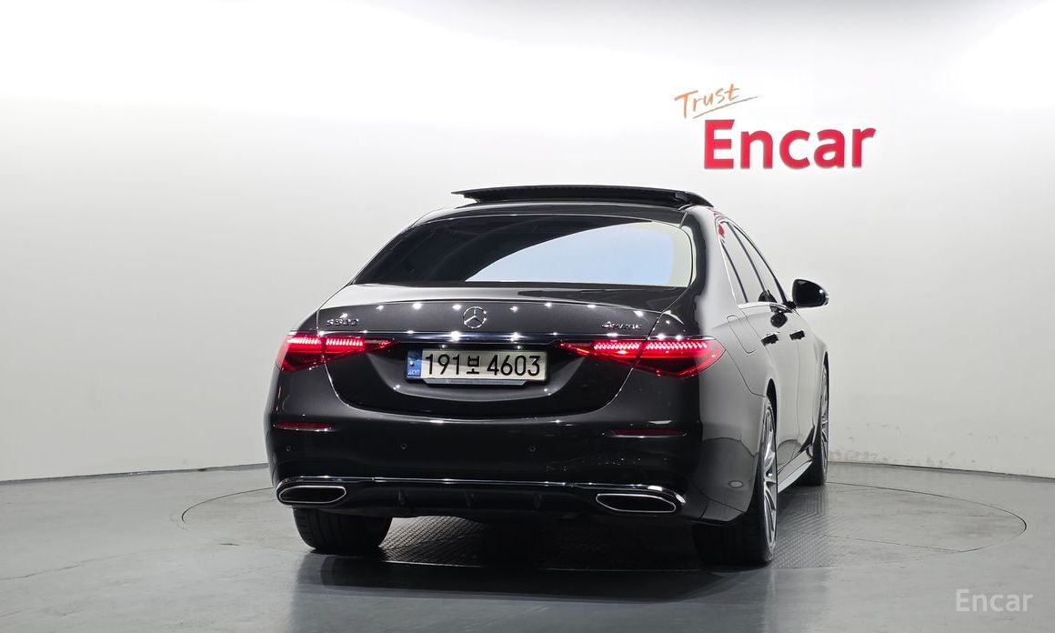  Mercedes-Benz S-Class