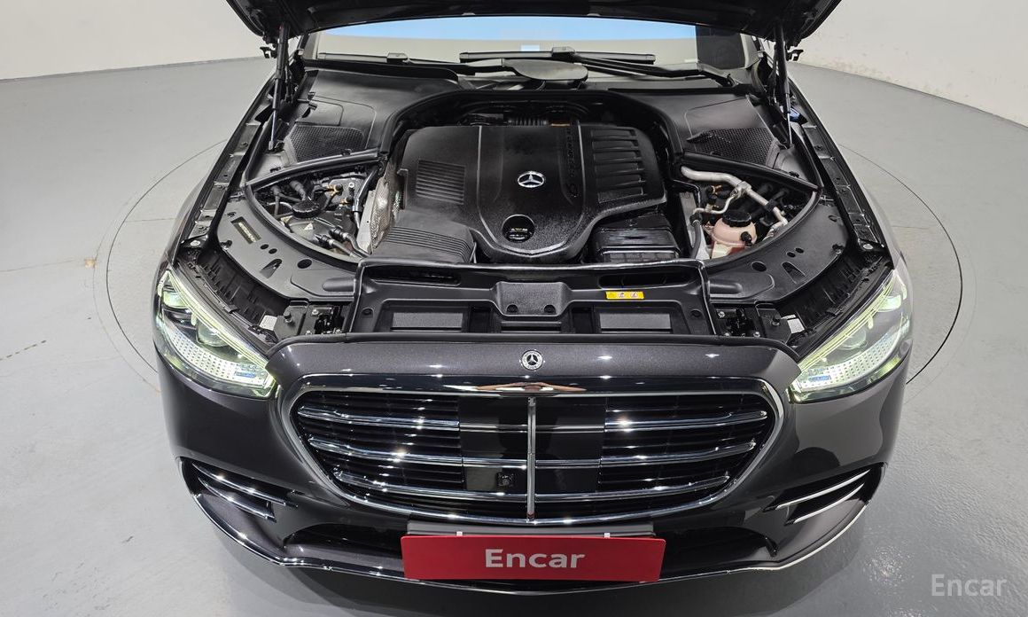  Mercedes-Benz S-Class